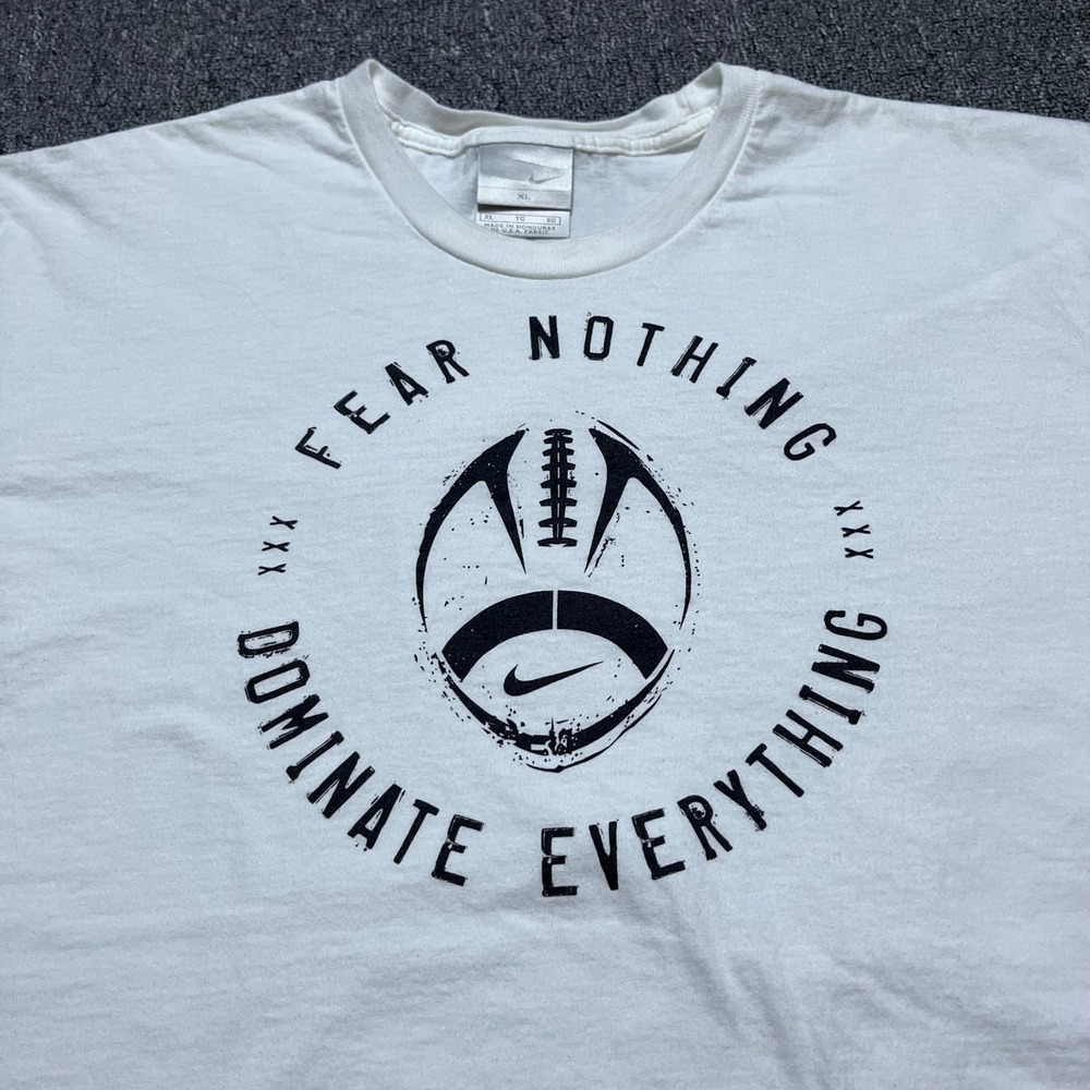 Nike T-Shirt XL White Fear Nothing Dominate Everything Football Graphic Tee - Picture 6 of 6